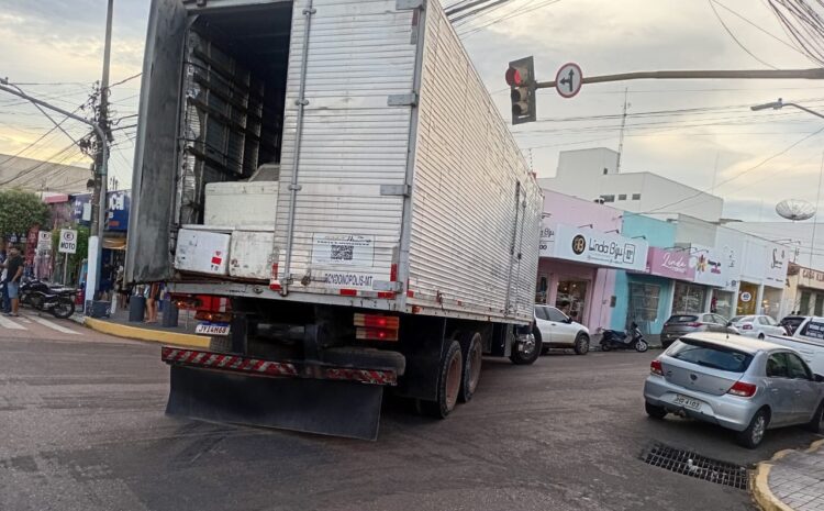  🚛 Atenção: Nova Lei de Circulação de Caminhões em Navegantes Começa Dia 1º de Abril